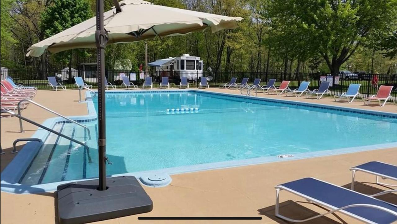 Pleasure Point Rv Resort Edmore Exterior foto